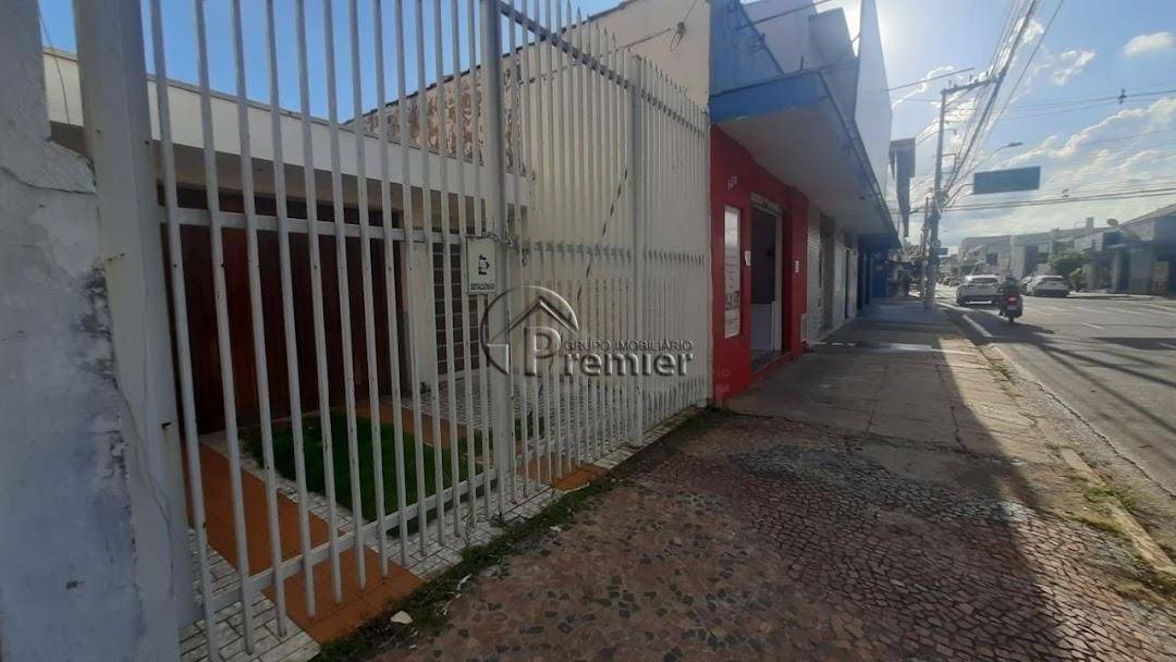 Casa à venda com 4 quartos, 318m² - Foto 2