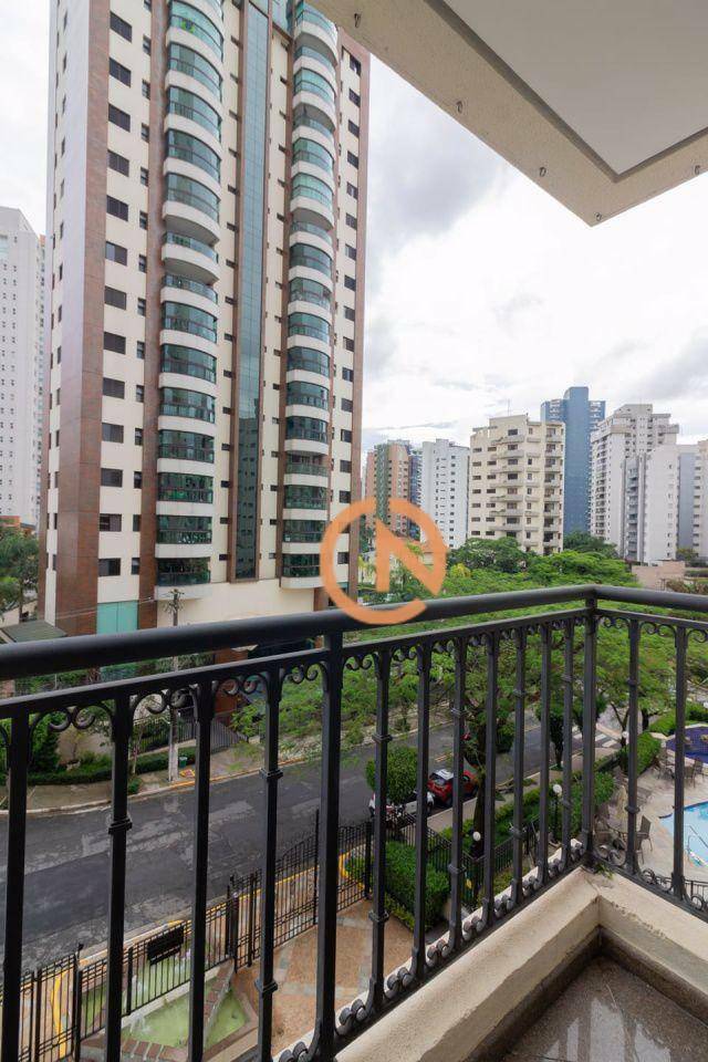Apartamento para alugar com 3 quartos, 165m² - Foto 28