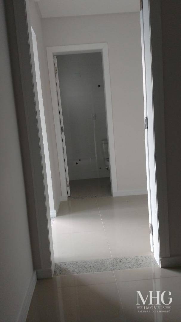 Casa à venda com 2 quartos, 100m² - Foto 18