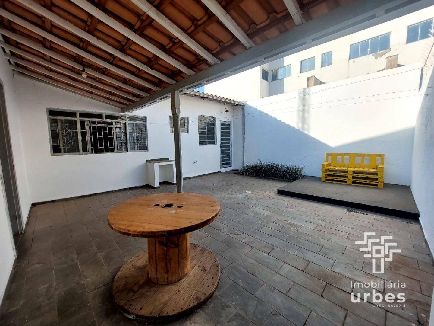 Casa para alugar com 4 quartos, 164m² - Foto 9