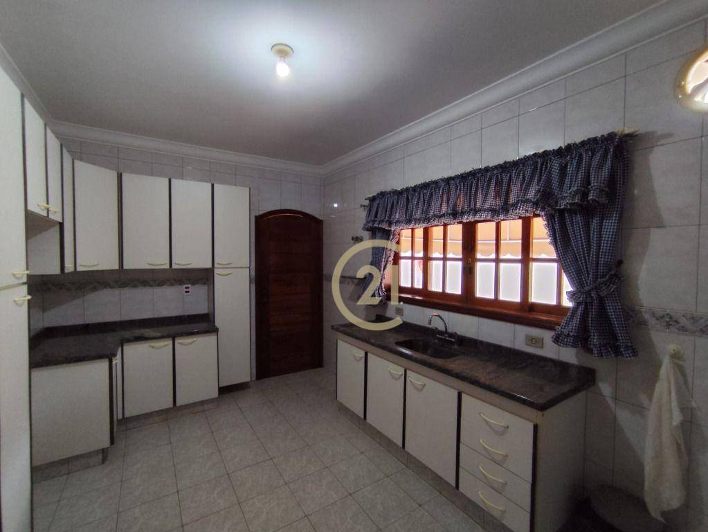 Casa à venda com 3 quartos, 188m² - Foto 9