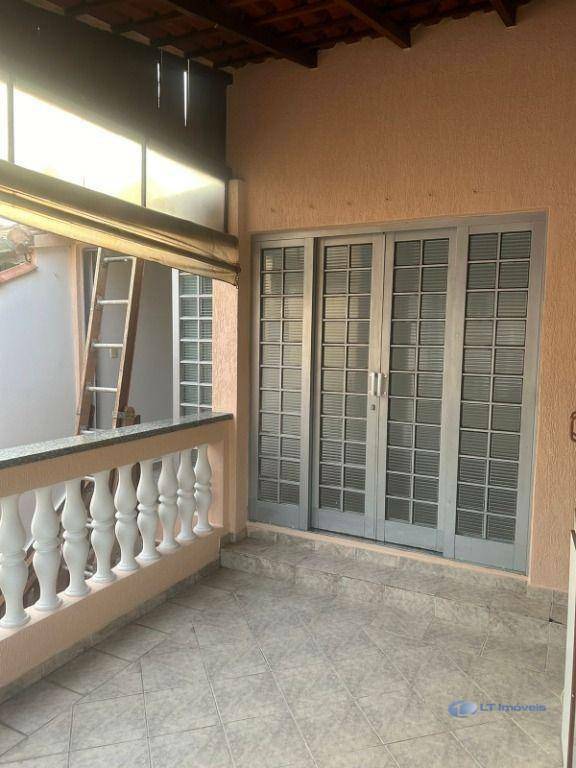 Casa à venda com 3 quartos, 98m² - Foto 28