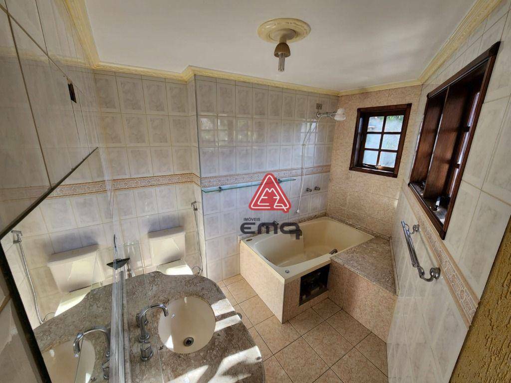 Sobrado à venda com 3 quartos, 330m² - Foto 2