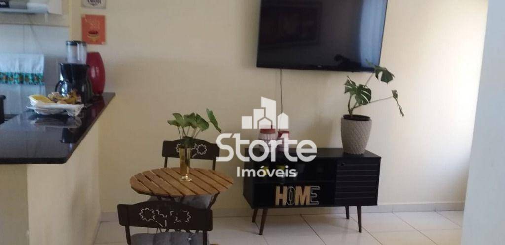 Apartamento à venda com 2 quartos, 45m² - Foto 2