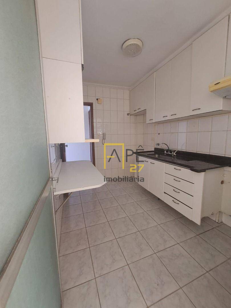 Apartamento para alugar com 3 quartos, 76m² - Foto 11