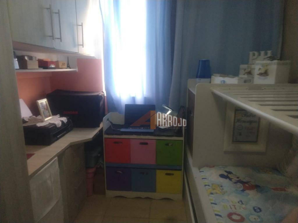 Apartamento à venda com 2 quartos, 45m² - Foto 12