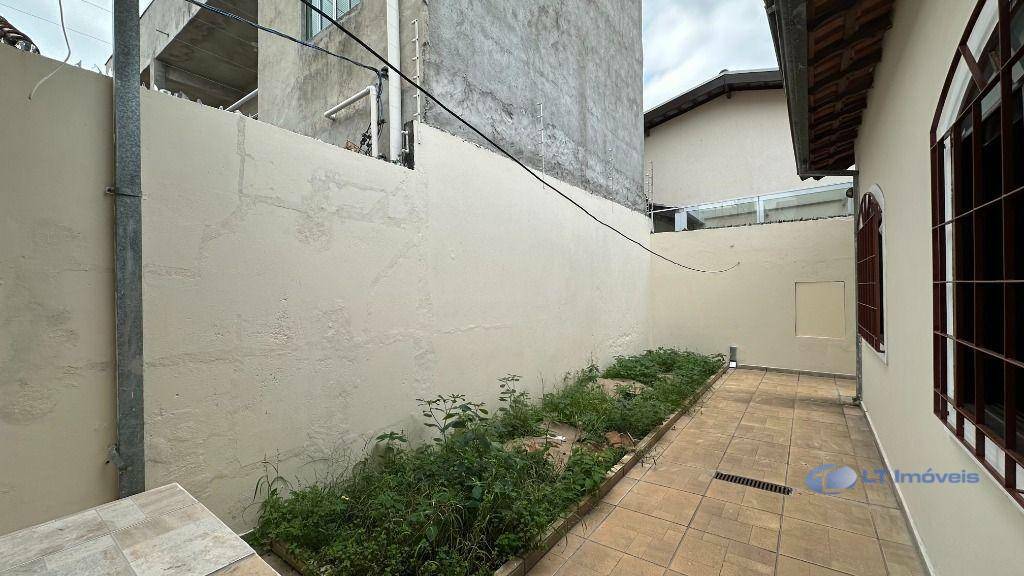Casa para alugar com 3 quartos, 152m² - Foto 8