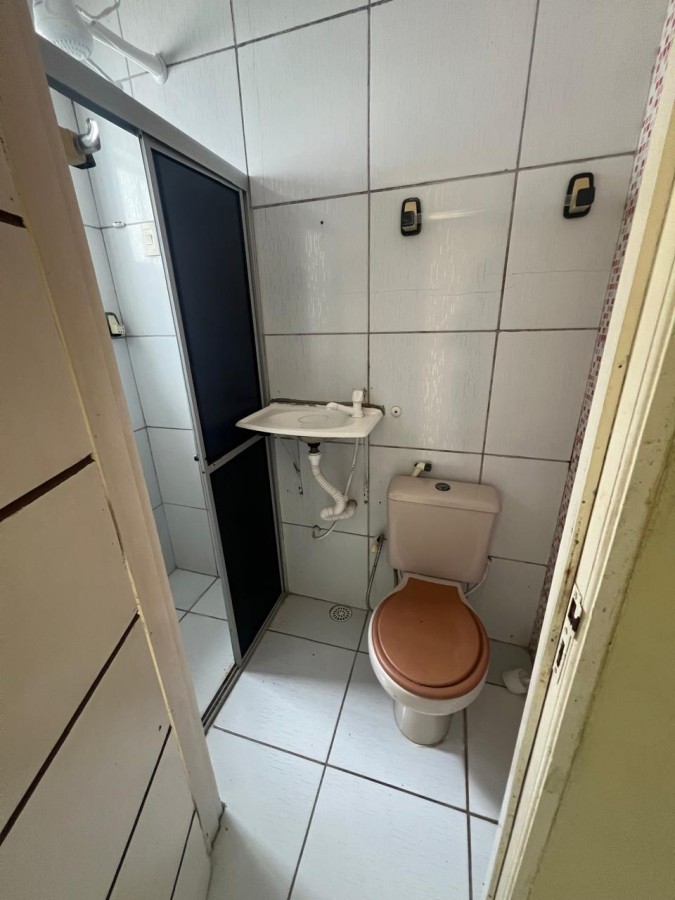 Casa para alugar com 4 quartos, 200m² - Foto 18