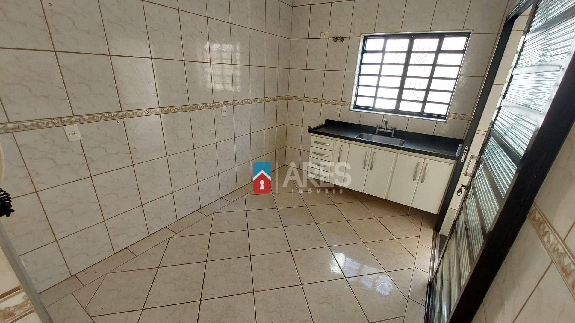 Casa para alugar com 3 quartos, 139m² - Foto 10