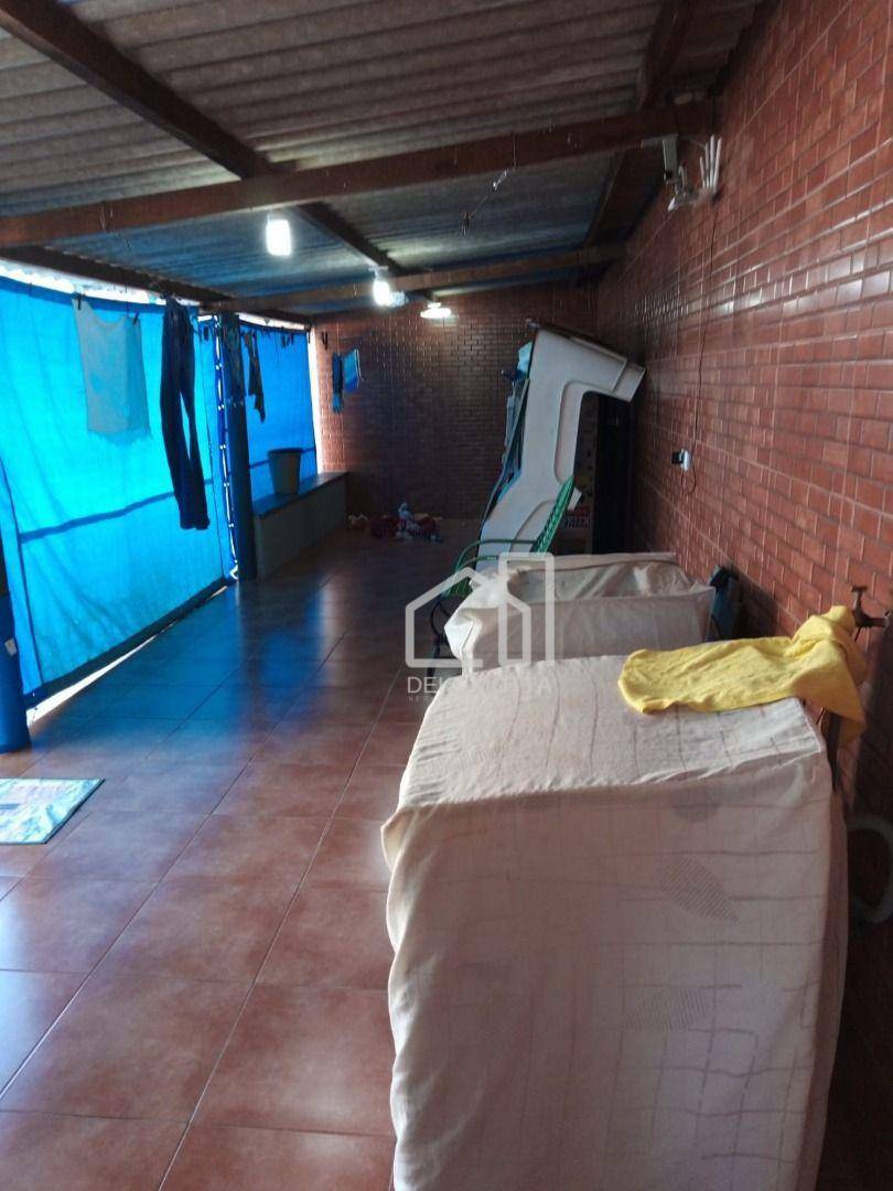 Casa à venda com 3 quartos, 1m² - Foto 5