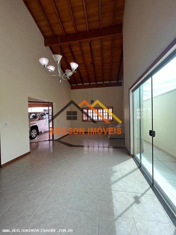 Casa à venda com 3 quartos, 275m² - Foto 3