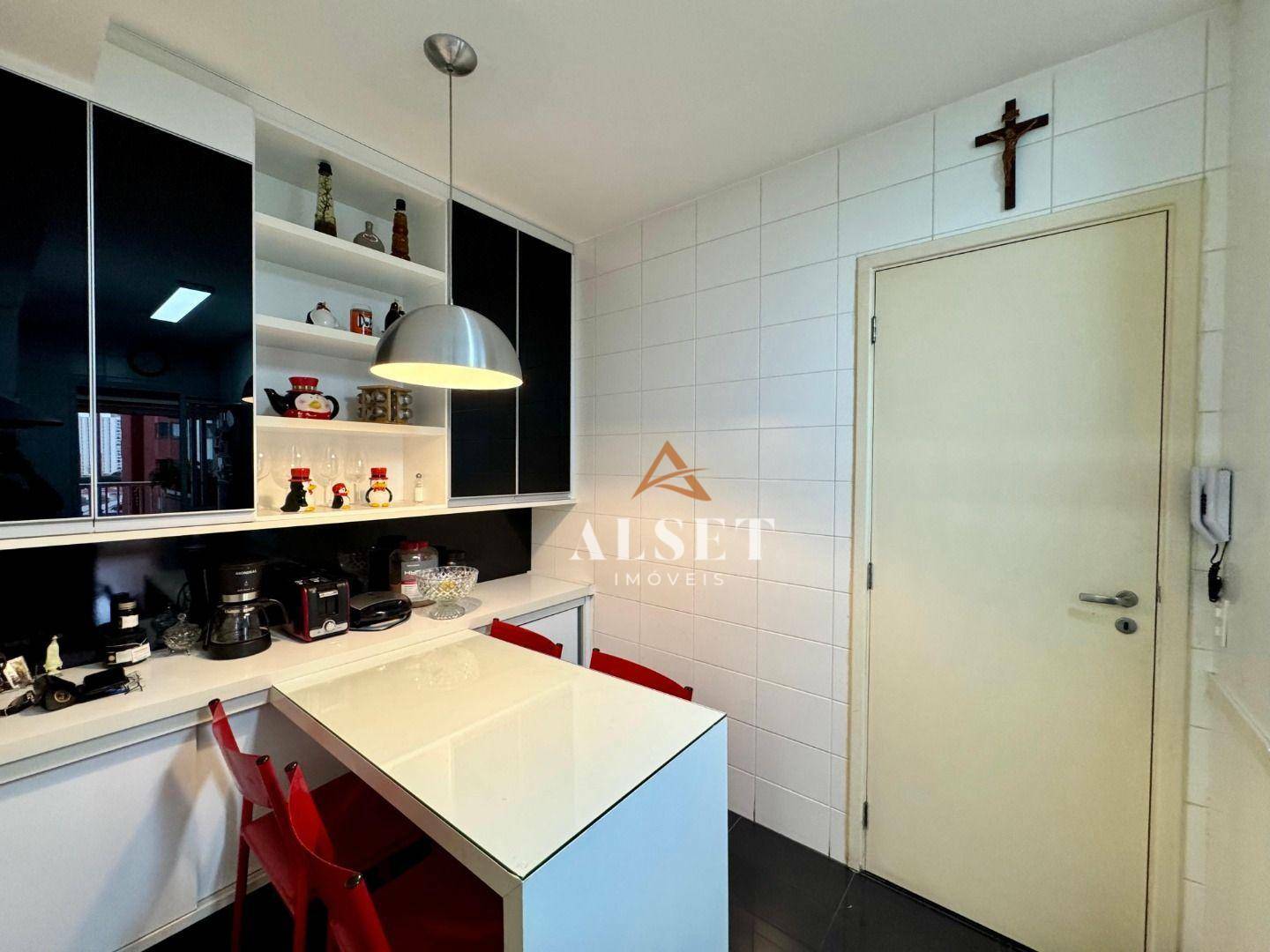 Apartamento à venda com 3 quartos, 137m² - Foto 10