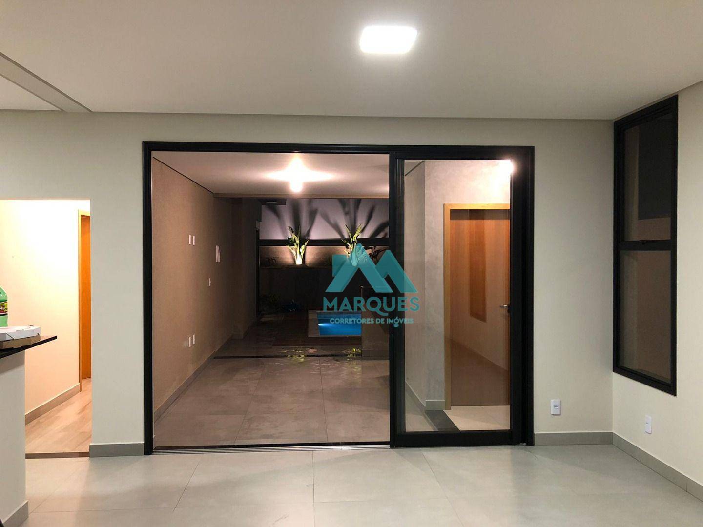 Casa à venda com 3 quartos, 180m² - Foto 8