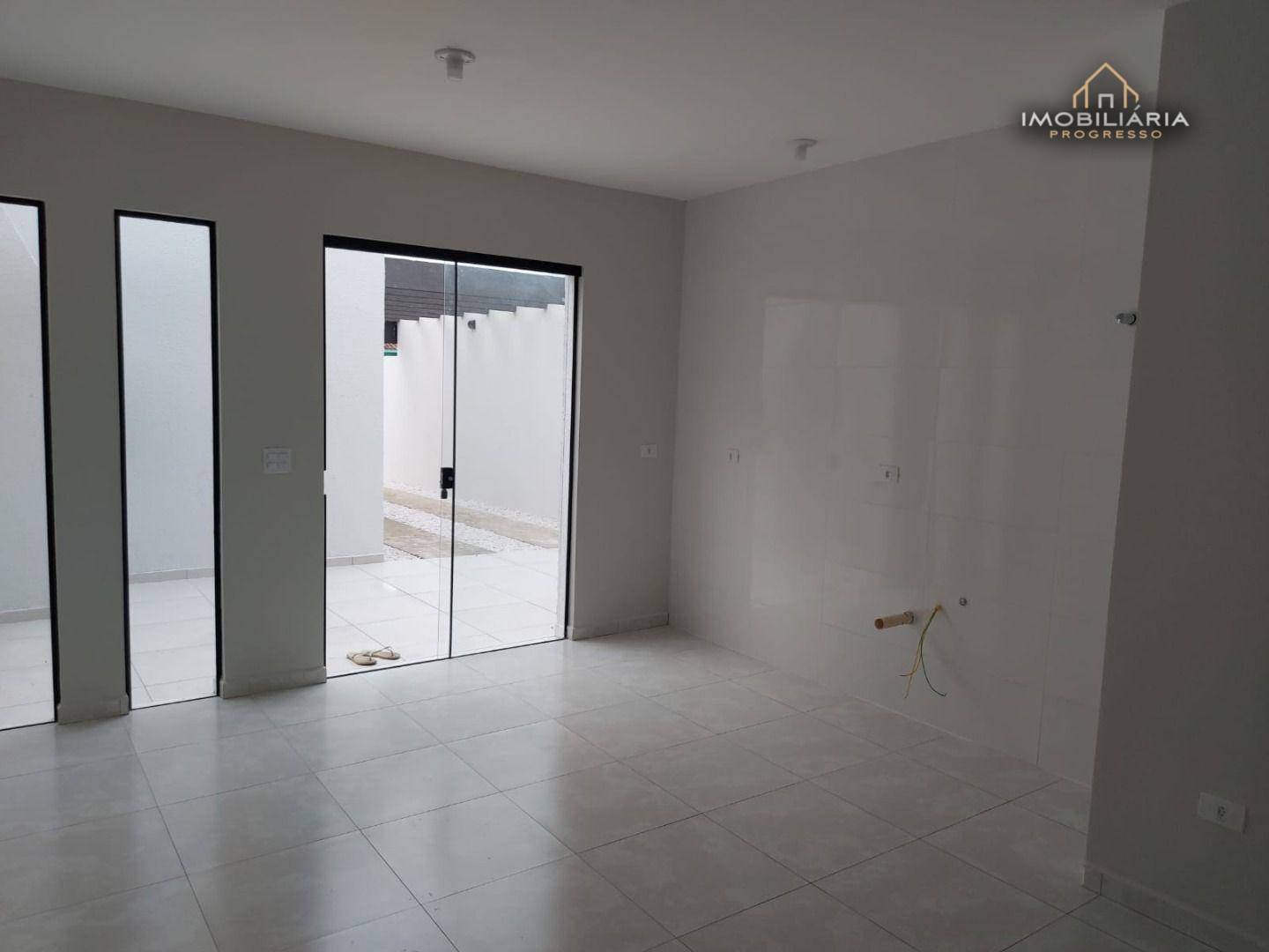 Casa à venda com 3 quartos, 65m² - Foto 4