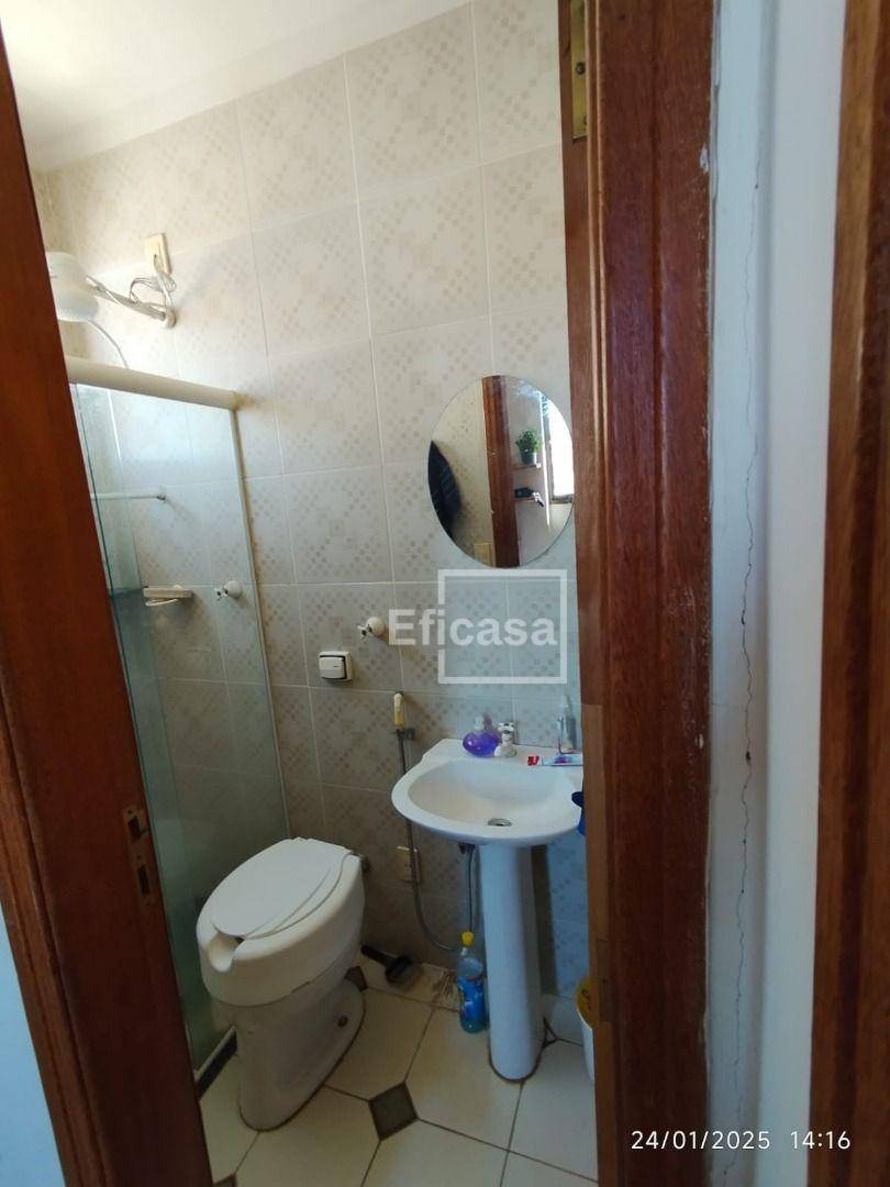 Apartamento à venda com 3 quartos, 130m² - Foto 1