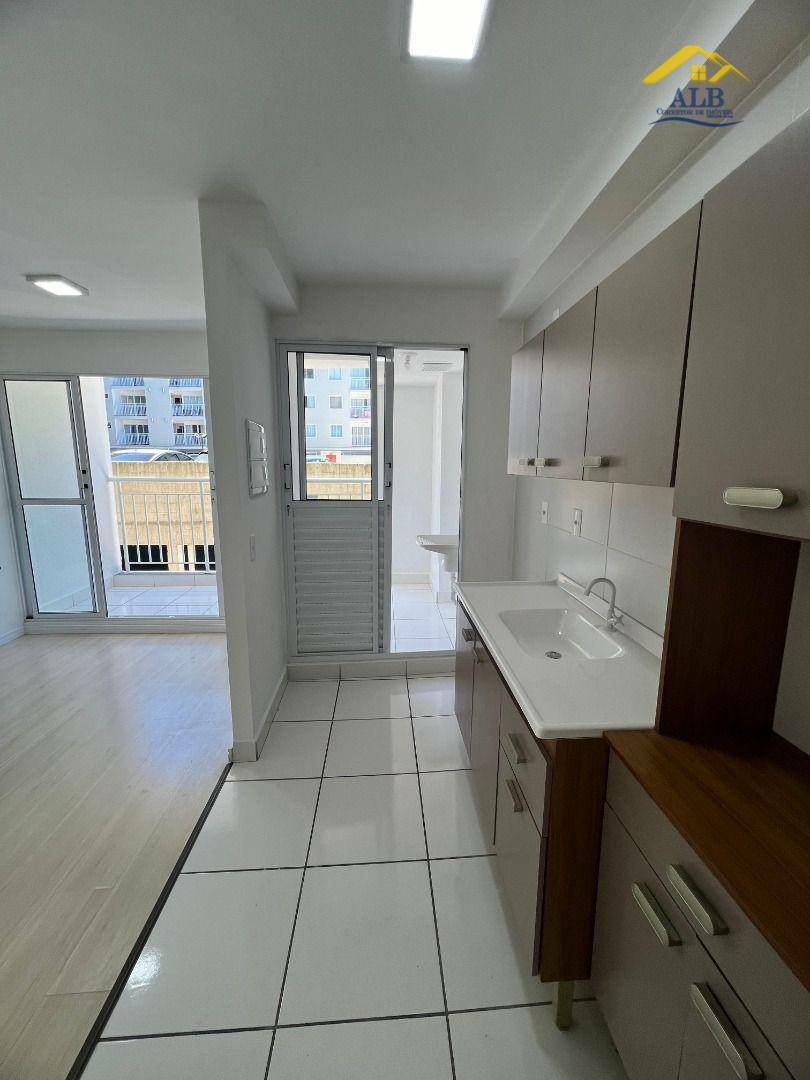 Apartamento para alugar com 2 quartos, 47m² - Foto 3