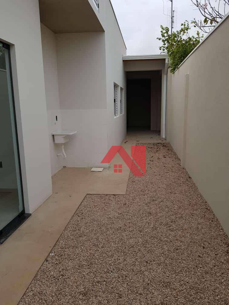 Casa à venda com 2 quartos, 89m² - Foto 2