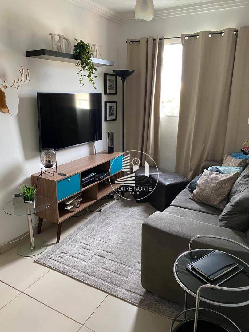 Apartamento à venda com 2 quartos, 42m² - Foto 2