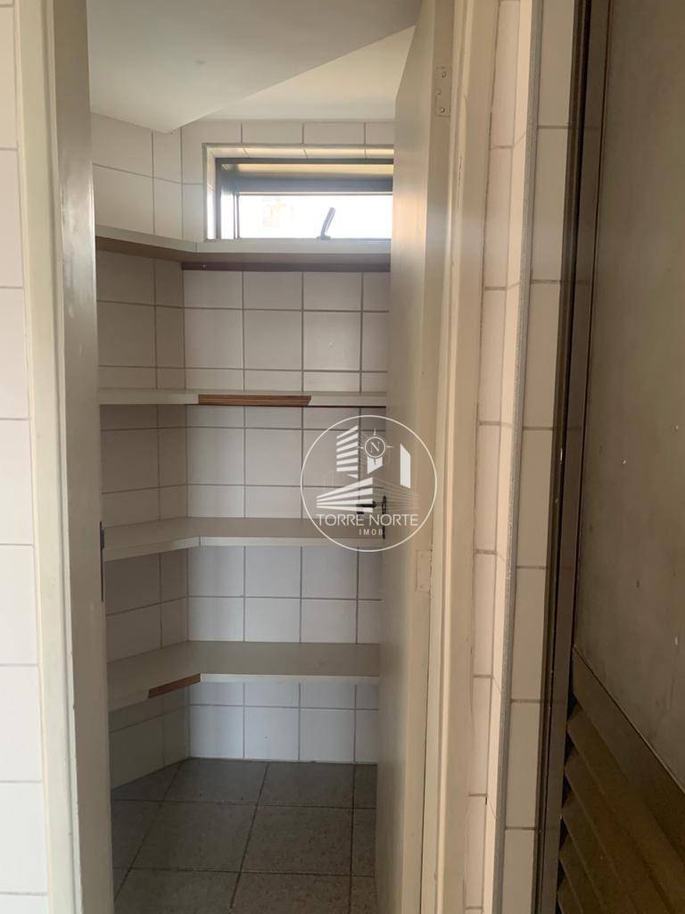 Apartamento à venda com 4 quartos, 188m² - Foto 13