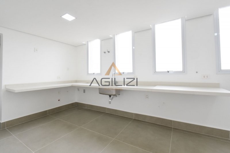 Apartamento à venda com 3 quartos, 306m² - Foto 10