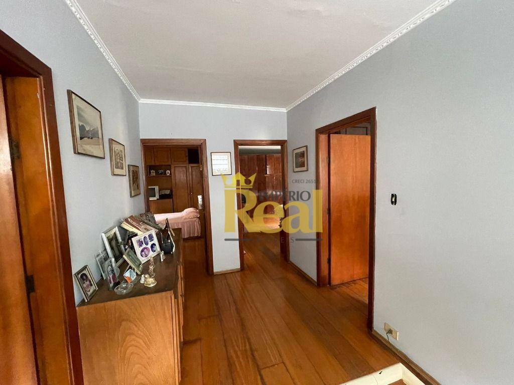 Casa à venda e aluguel com 3 quartos, 390m² - Foto 9