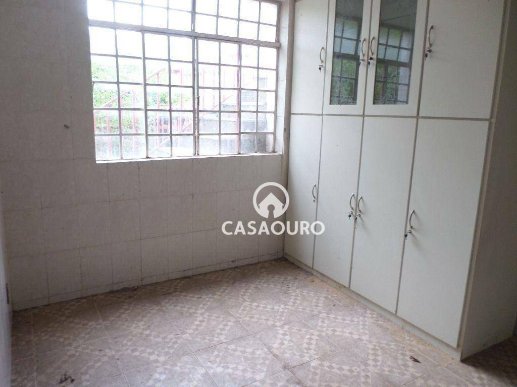 Casa à venda com 3 quartos, 200m² - Foto 37