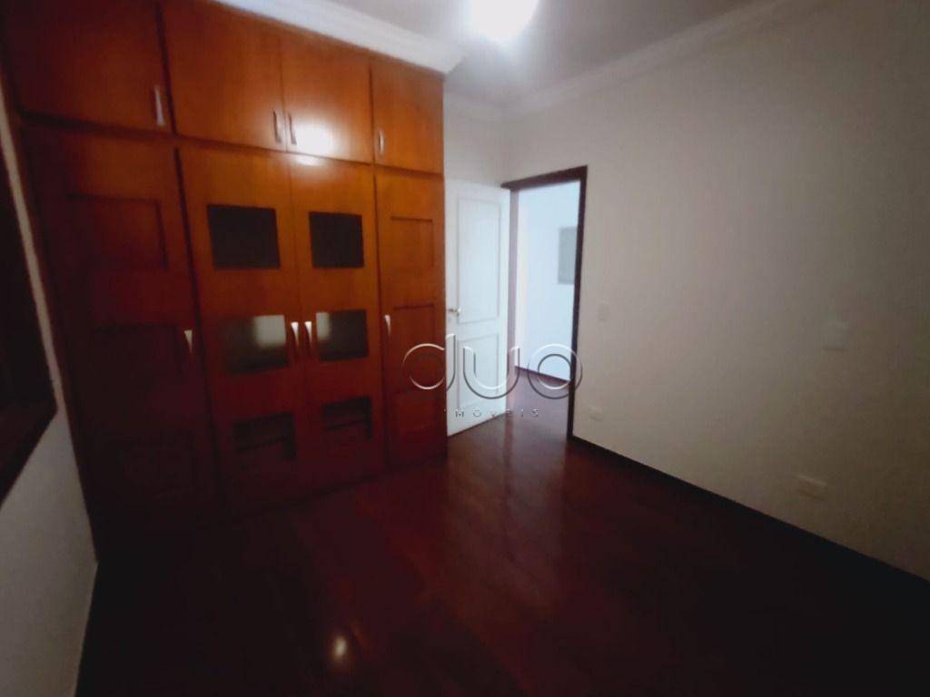 Casa de Condomínio para alugar com 3 quartos, 250m² - Foto 22