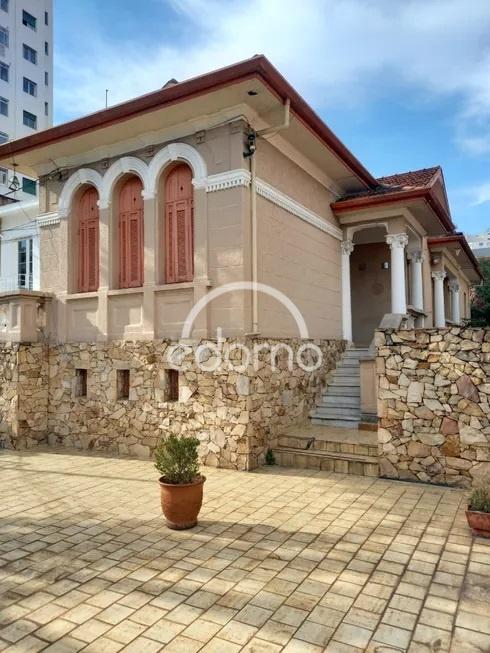 Casa para alugar com 3 quartos, 645m² - Foto 2