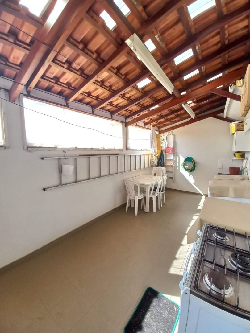 Casa à venda com 4 quartos, 170m² - Foto 7