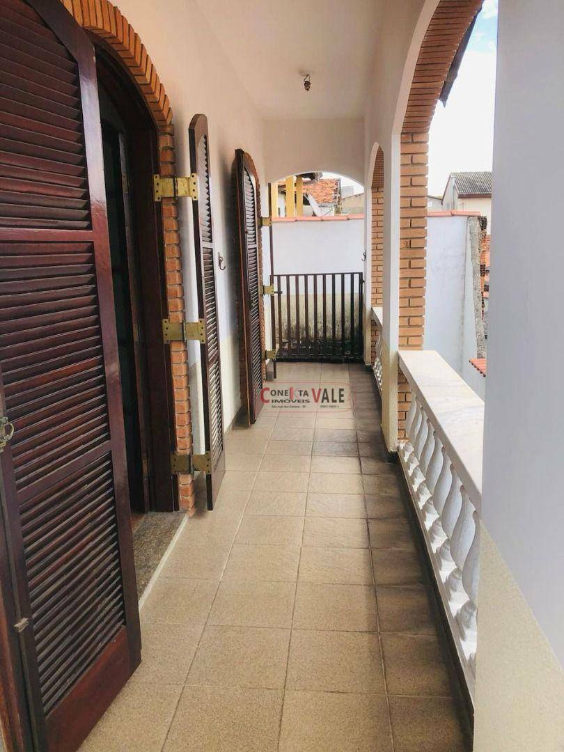 Casa à venda com 3 quartos, 274m² - Foto 3