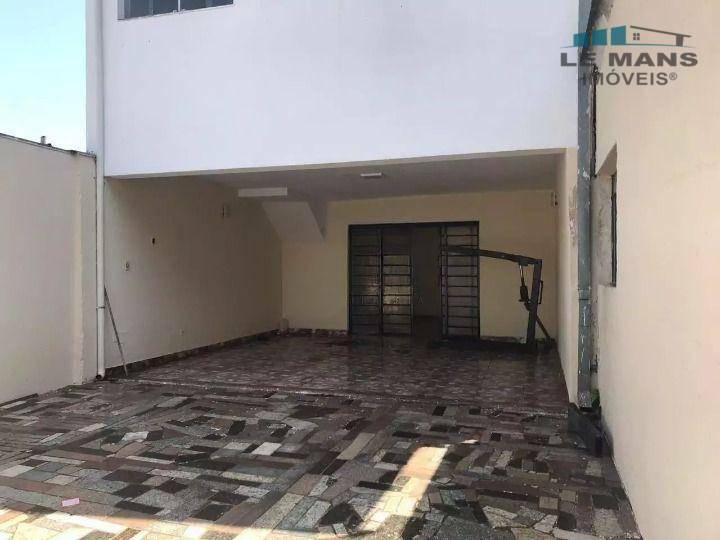 Casa para alugar com 3 quartos, 197m² - Foto 14