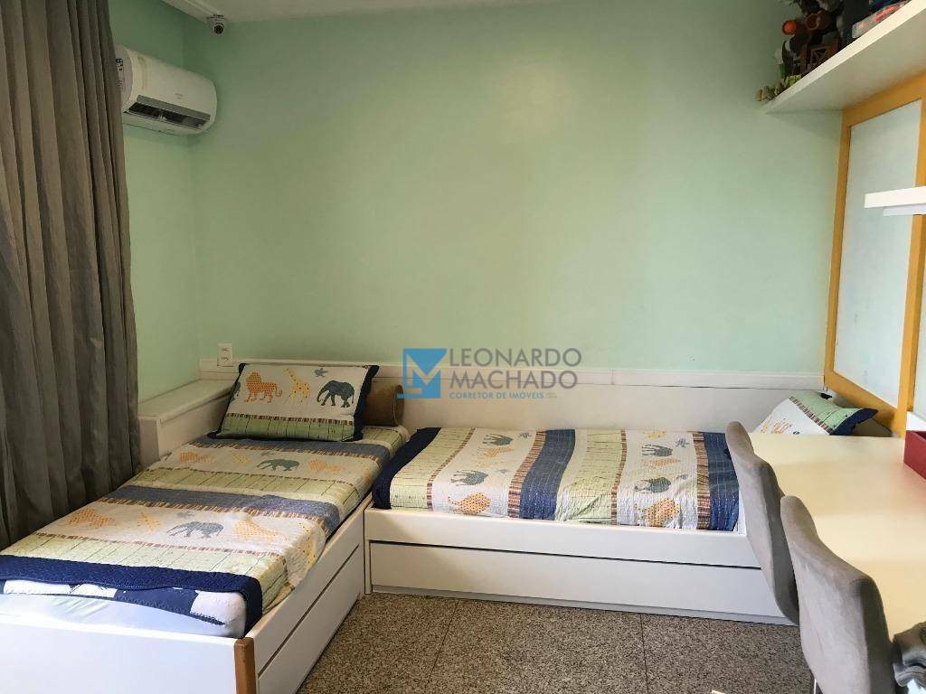 Apartamento à venda com 3 quartos, 221m² - Foto 15