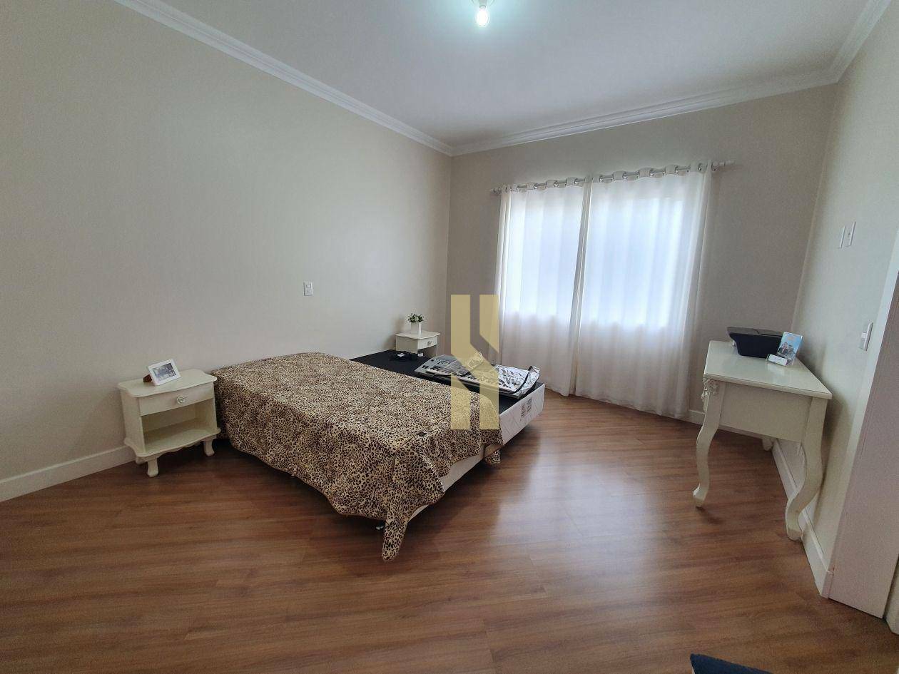 Casa à venda com 3 quartos, 360m² - Foto 20