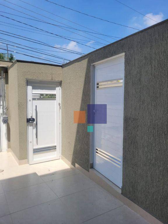 Casa à venda com 3 quartos, 282m² - Foto 2
