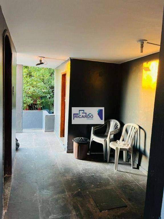 Casa à venda com 3 quartos, 300m² - Foto 18