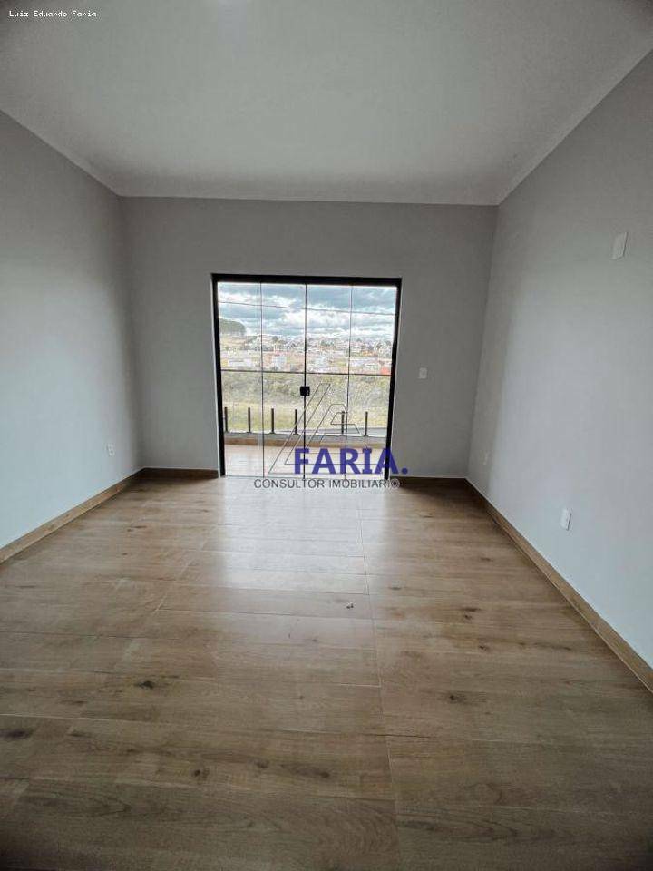 Casa à venda com 2 quartos, 122m² - Foto 6