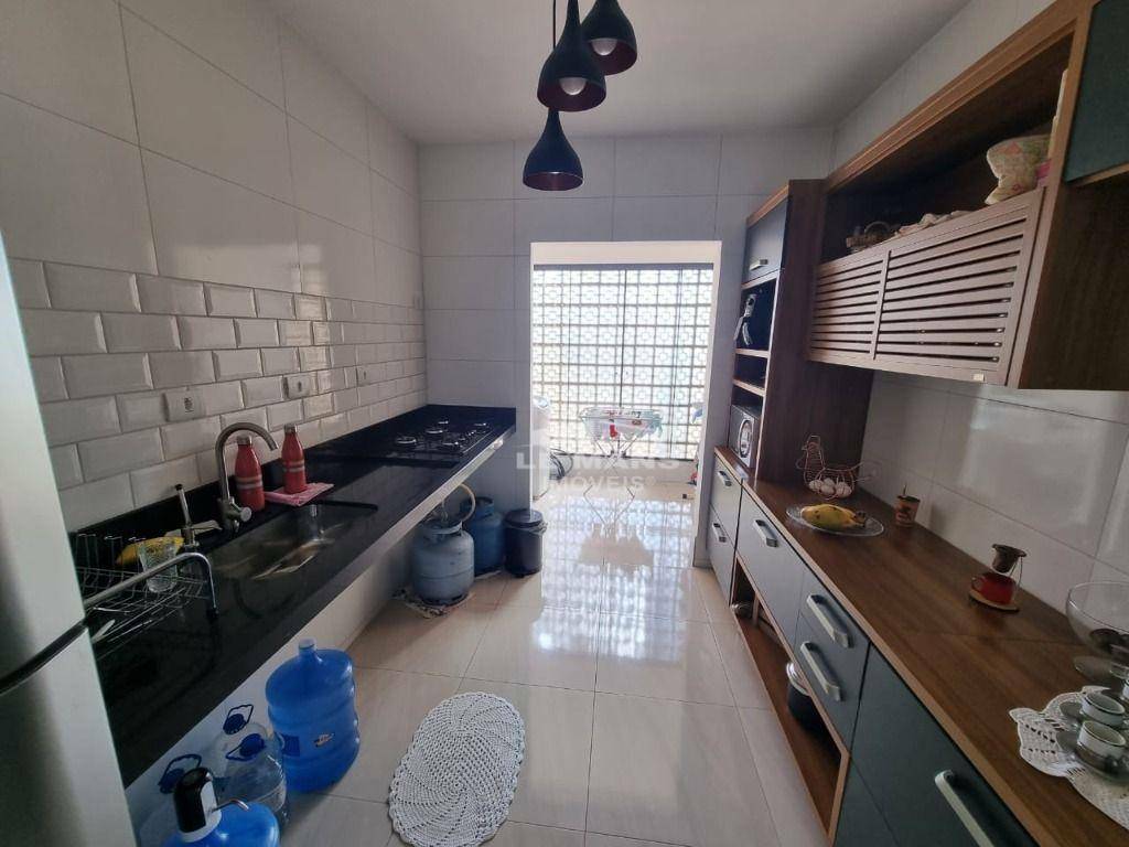 Apartamento à venda com 3 quartos, 95m² - Foto 4