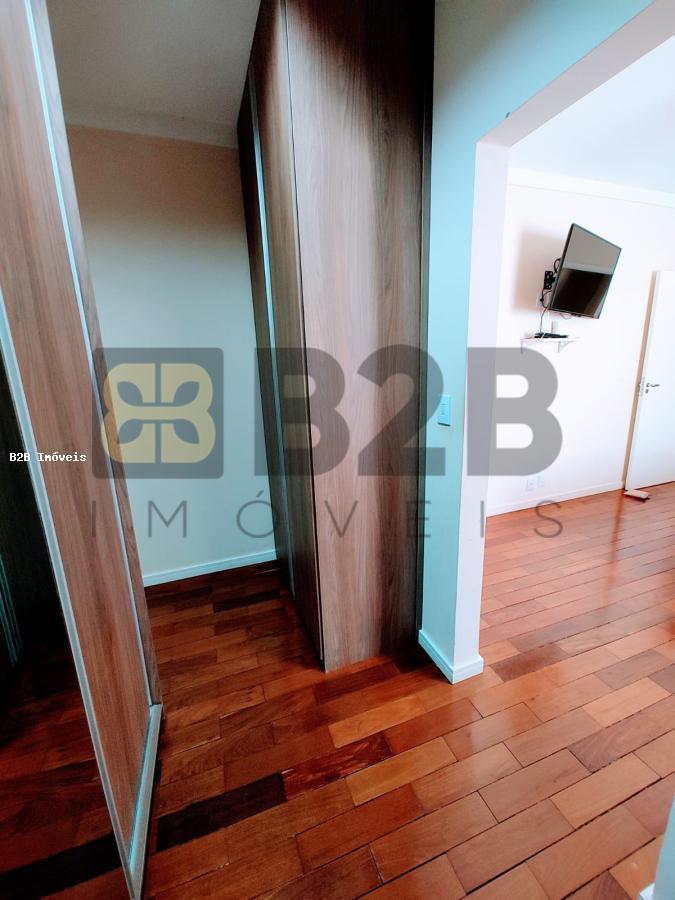 Casa à venda com 3 quartos, 225m² - Foto 9