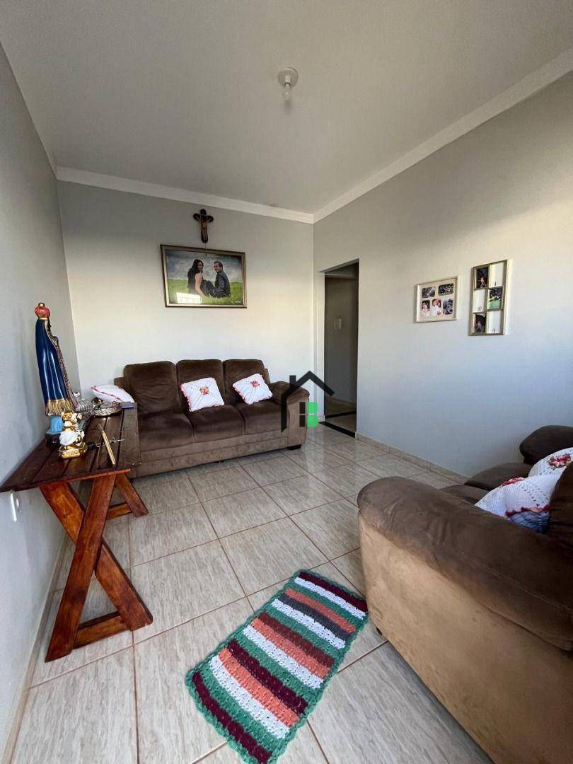 Casa, 3 quartos, 290 m² - Foto 2