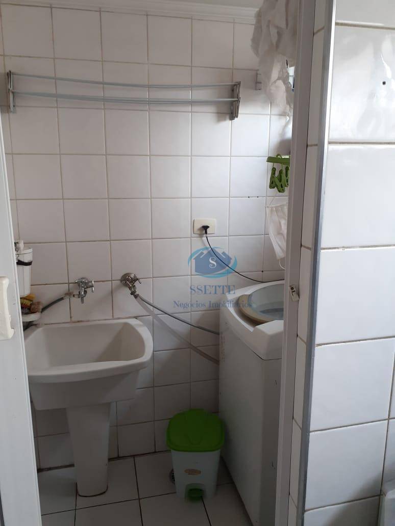 Apartamento à venda com 2 quartos, 70m² - Foto 17