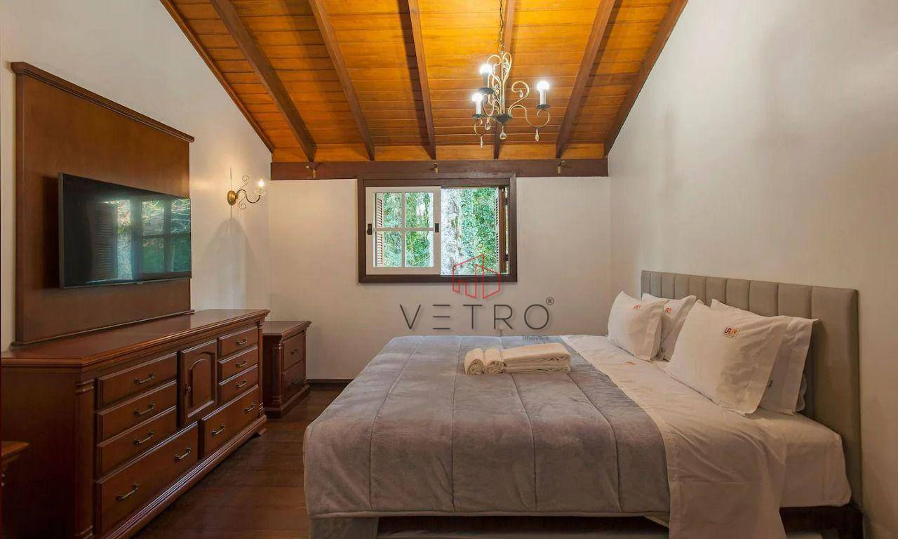 Casa à venda com 3 quartos, 278m² - Foto 13