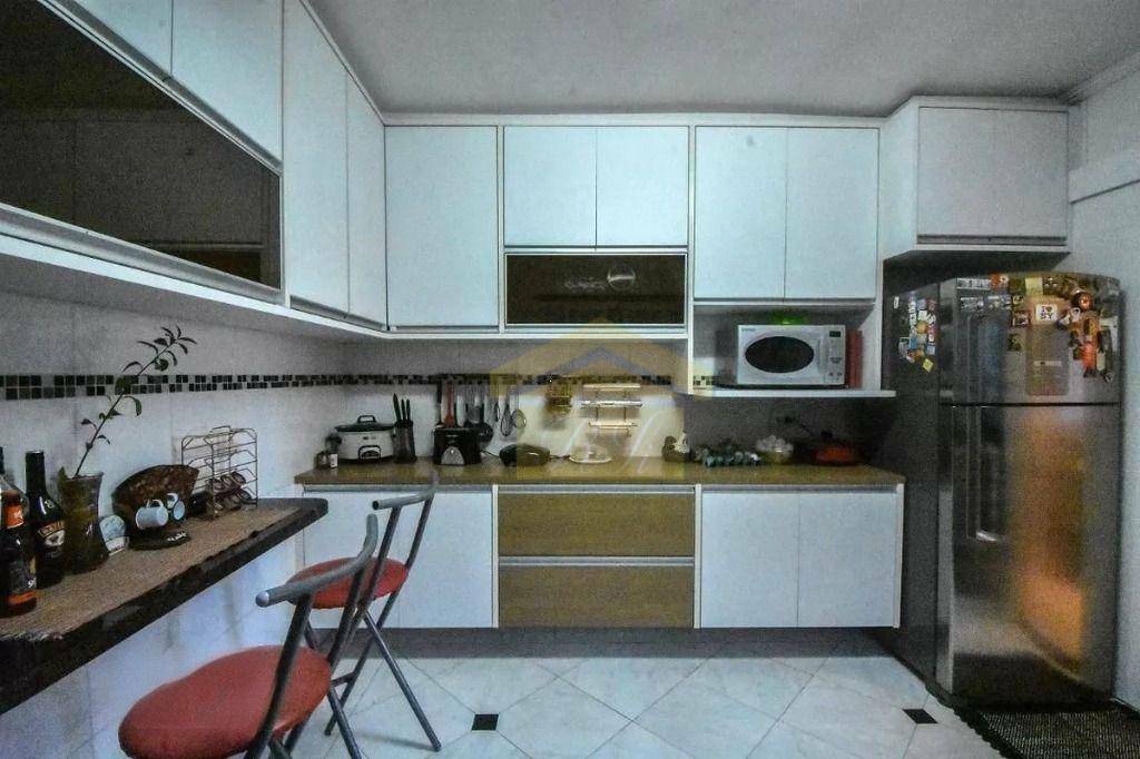 Sobrado à venda com 3 quartos, 200m² - Foto 12