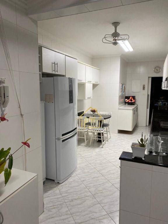 Apartamento à venda com 3 quartos, 155m² - Foto 16