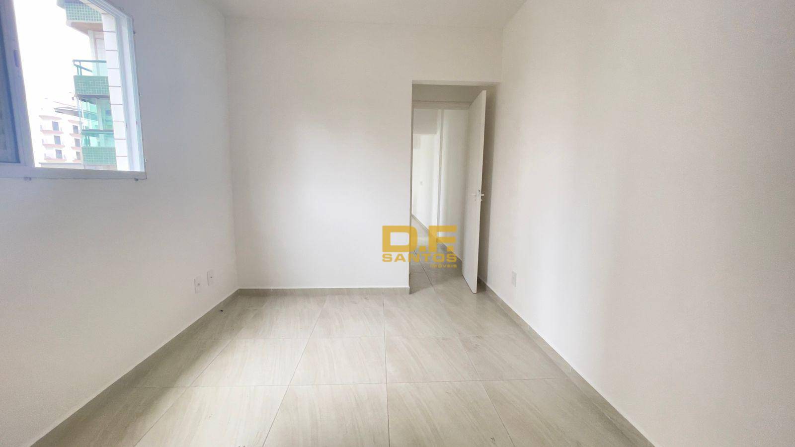 Apartamento à venda com 1 quarto, 45m² - Foto 2