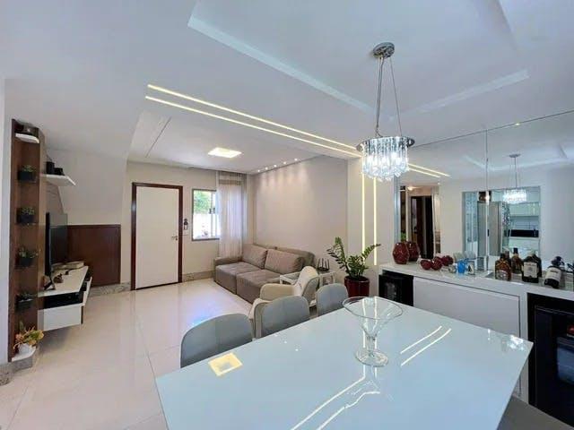 Casa à venda com 4 quartos, 200m² - Foto 2