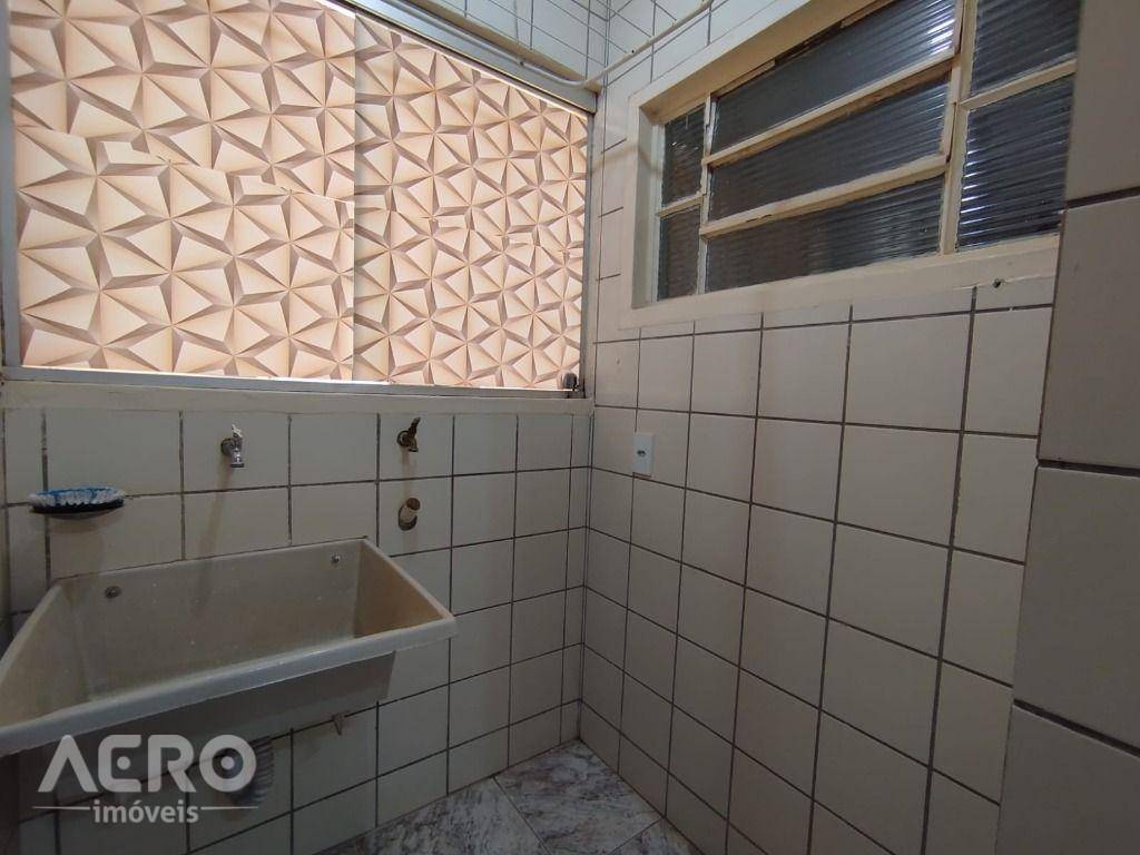 Apartamento para alugar com 2 quartos, 60m² - Foto 4