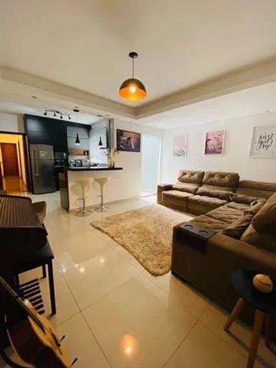 Casa à venda com 3 quartos, 164m² - Foto 1