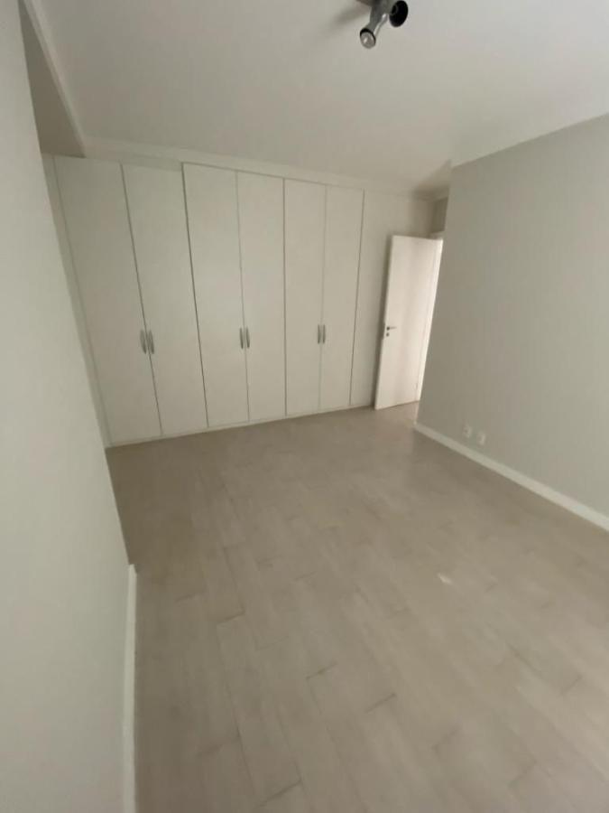 Apartamento à venda com 3 quartos, 135m² - Foto 7