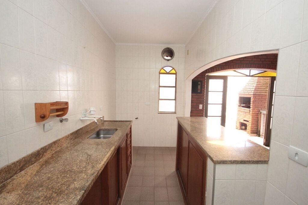 Casa à venda com 4 quartos, 200m² - Foto 14