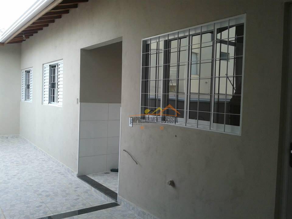 Casa à venda com 3 quartos, 110m² - Foto 1